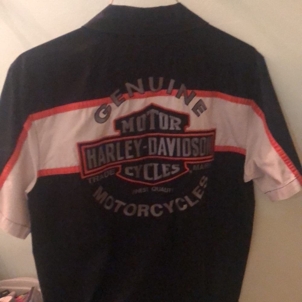 Cool HARLEY DAVIDSON 🏍 biker shirt🚨🚨🚨 donating soon offers will be accepted - Picture 2 of 5